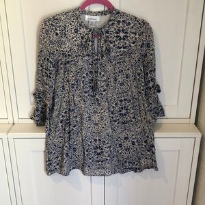 Patterned maternity shirt